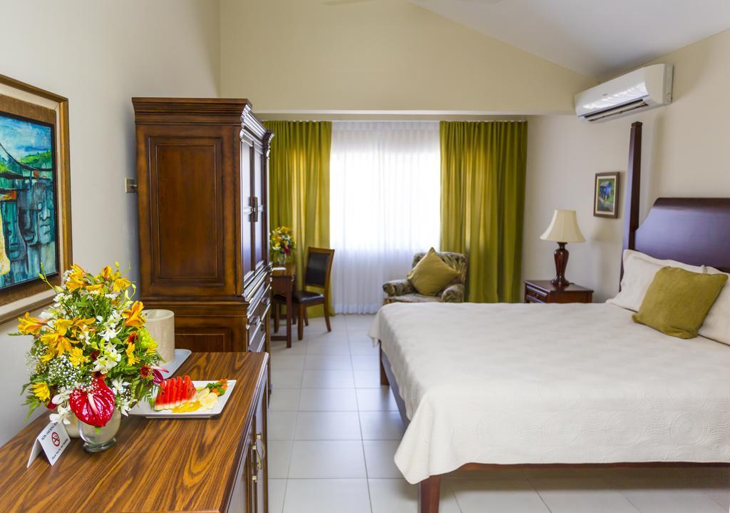 Hotel The Liguanea Club Kingston Exterior foto